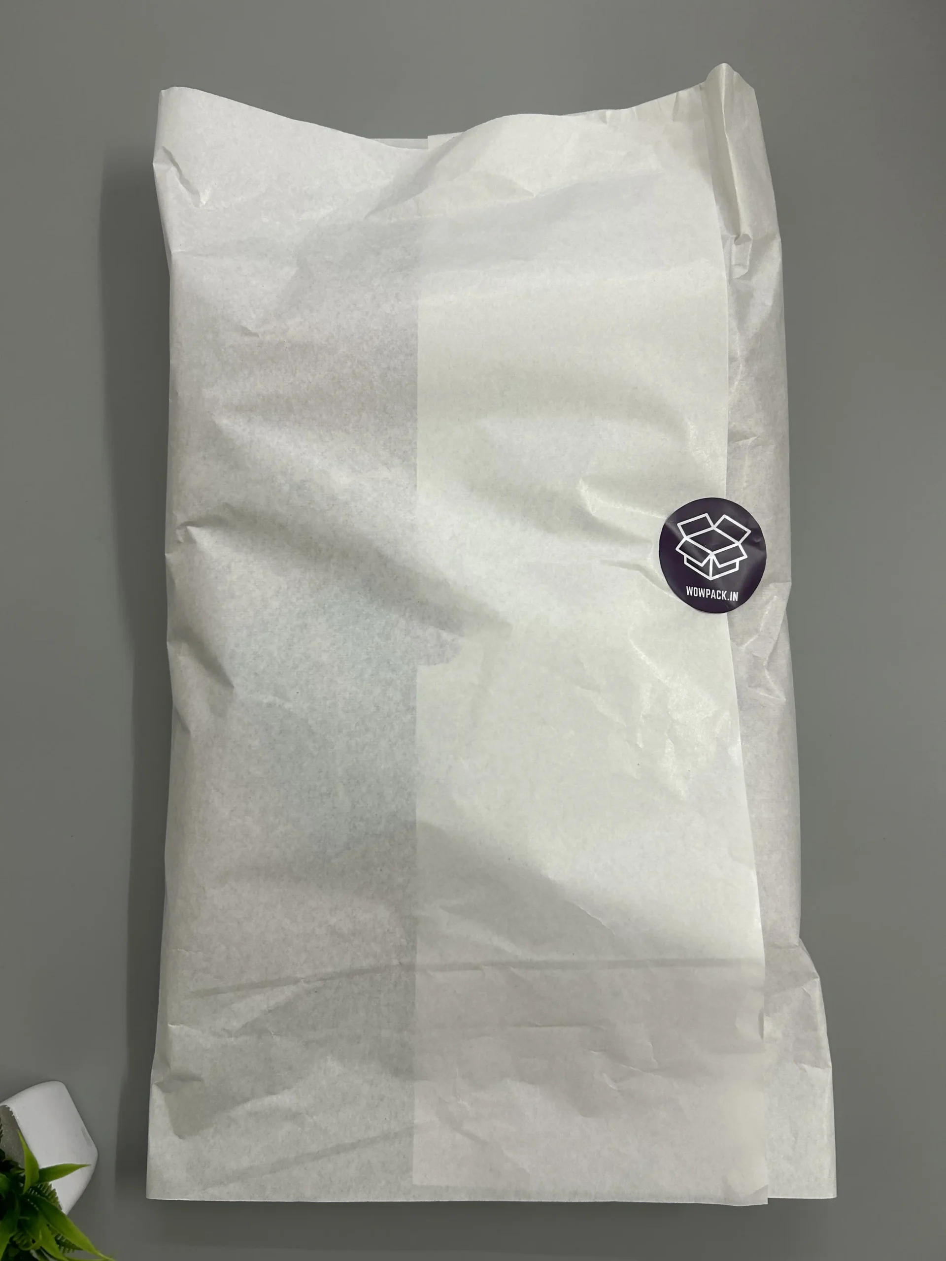 Plain wrapping paper for packaging products securely, ideal for e-commerce, gifting, and protective inner wrapping.